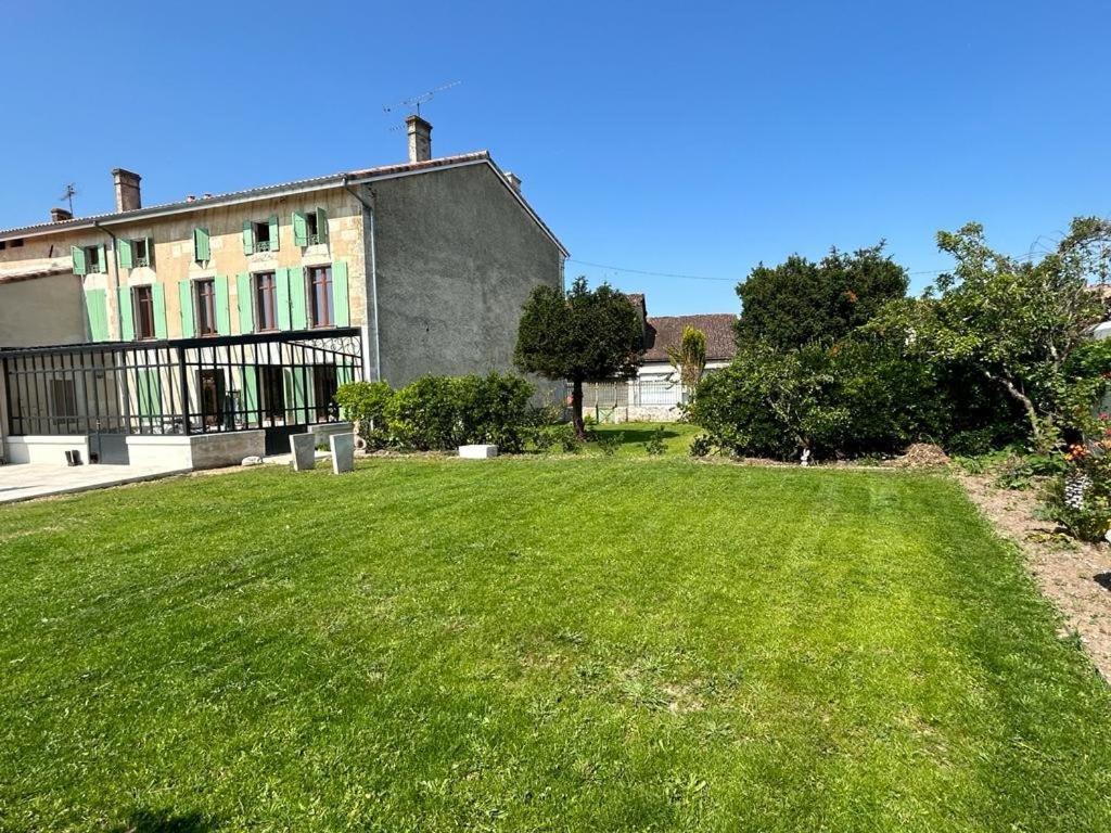 Bed and Breakfast The Little Robin Chevanceaux Exterior foto